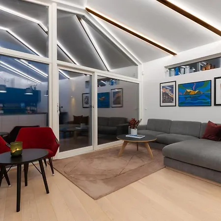 Enter Luxury Villa Tromsø