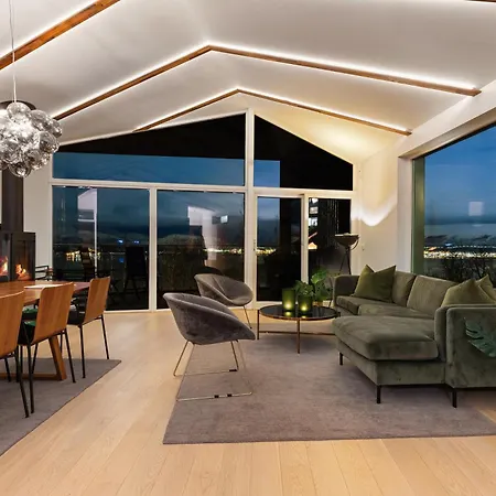 Enter Luxury *