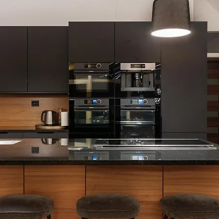 Enter Luxury Villa *